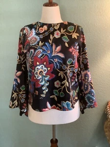 ALICE + OLIVIA Designer Black Floral Top Bell Sleeves. Lined.Some Stretch. Sz 6. - Picture 1 of 12