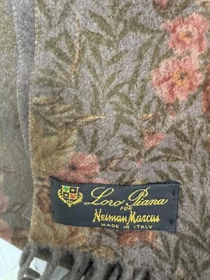 "Mantón de cachemir Loro Piana Neiman Marcus gris, bronce con calabaza floral 16"" x 72""" Foto 1 de 4