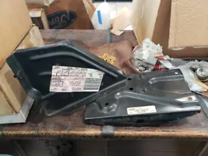 FORD MOTOR COMPANY GENUINE PARTS BATRERY TRAY PART # E4UZ 10732C. - Picture 1 of 6