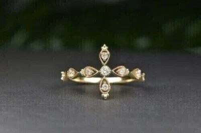 圆形切割模拟钻石女式14K镀金精美十字戒指 — 第 1/4 张图片