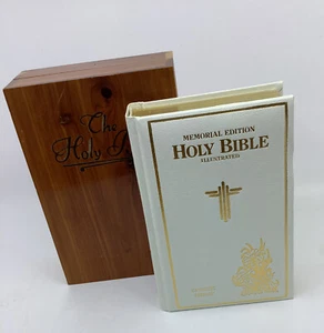 Edición conmemorativa ilustrada católica de la Santa Biblia en caja de madera de cedro - Imagen 1 de 12