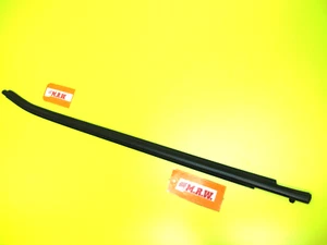 DOOR MOLDING GLASS WINDOW RUBBER SEAL Driver SIDE FRONT oem TOYOTA MATRIX 09-14 - Picture 1 of 24