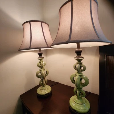 2 lámparas de mesa verdes agrietadas Uttermost Civita (1 par) Foto 1 de 4