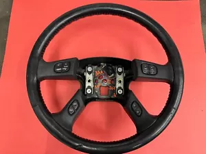 03-06 GM SILVERADO SIERRA LEATHER STEERING WHEEL W/ CRUISE & RADIO USED - Picture 1 of 14