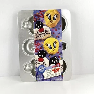 Wilton Looney Tunes Warner Brothers Tweety Bird & Sylvester Mini Cake Pan 1994  - Picture 1 of 12