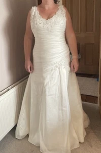 Wtoo By Watters Ivory Wedding Dress, Size 16 - Picture 1 of 17