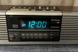 Vintage GE General Electric AM/FM Stereo Blue Digital Dual Clock Radio 7-4945A - Picture 1 of 10