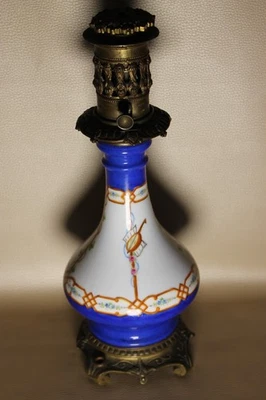 Lampe à pétrole ancienne lampe à huile - Photo 1/4