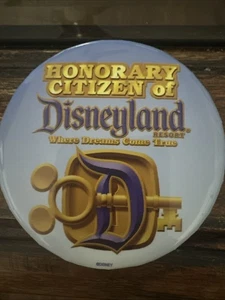 Disney Honorary Citizen of Disneyland Button Pin Where’s Dreams Come True - Picture 1 of 1