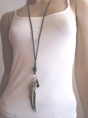 Modekette Bettelkette Damen Hals Kette Leder Lagenlook lang Silber Feder Strass - Bild 1 von 4