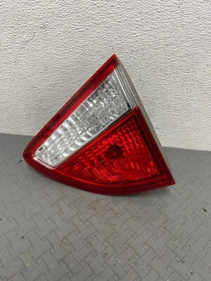 2007 to 2012 Hyundai Veracruz Right Passenger RH Inner Tail Light OEM C0890 DG1 - Image 1 of 4