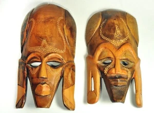De colección. Juego de 2 máscaras de madera talladas a mano esculpidas africanas de 7 1/4" de alto + 6 3/4" de alto - Imagen 1 de 2