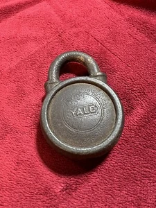 Vintage Yale & Towne Cast Iron Padlock. - Picture 1 of 5