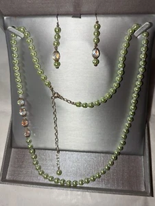 Juego de collar y pendientes artesanales VERDES perlas y cuentas aurora boreal 26-30" NUEVO - Imagen 1 de 18