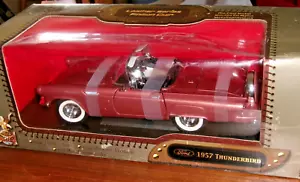 Road Signature Ford 1957 Thunderbird Hardtop Cabrio, serie in pelle 1/18 - Foto 1 di 8