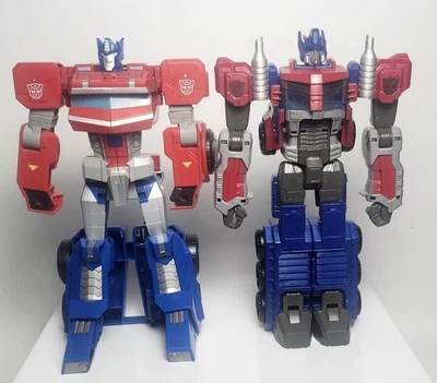 Lote de 2 figuras Optimus Prime - Hasbro Transformers Cyber Commander  Foto 1 de 4