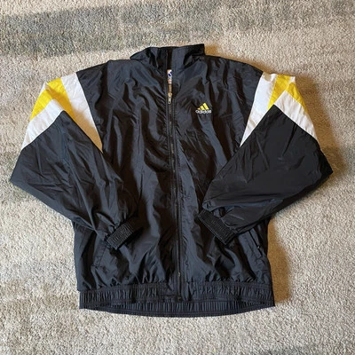 Cortavientos Adidas De Colección Con Color Negro Y Dorado Buen Estado Talla XL Foto 1 de 4