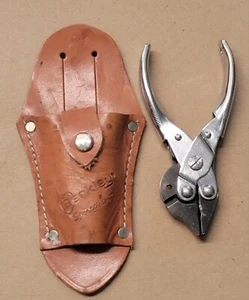 Berkley Sportfisher leather sheath w/ fishing pliers - Picture 1 of 5