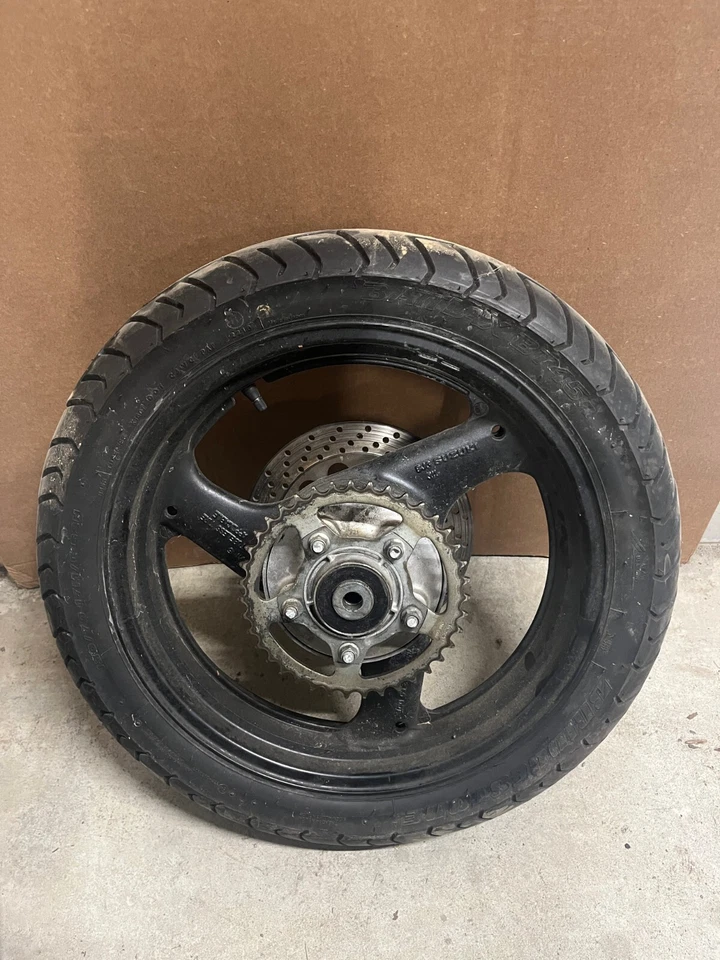 Llanta trasera Suzuki GS500F 2004-2009 con neumático 64111-34C01-291 Foto 1 de 3