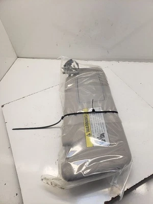 Used Right Sun Visor fits: 2008 Hyundai Sonata illuminated w/o sunroof Right Gra - Image 1 of 4