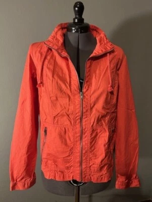 NUEVO CON ETIQUETAS Chaqueta Maurices Para Mujer Rosa Ligera Cuello Simulado Cremallera Bolsillos Mediana Foto 1 de 3