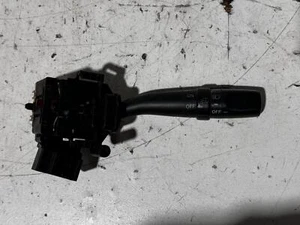 Toyota Tarago Flasher Switch ACR30 06/2000-02/2006 - Picture 1 of 3