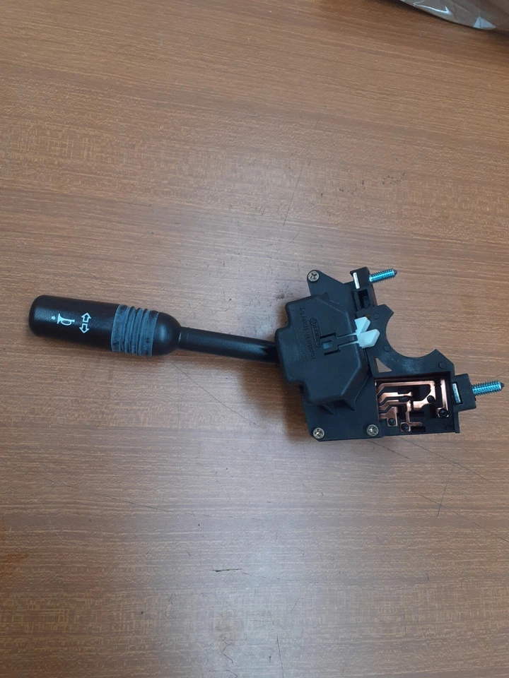 FIAT UNO 1ST SERIES DEVIATION ARROWS HORN DEVIOLUCI NEW BROWN - Image 1 of 1