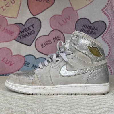 Talla 11 - Nike AIR JORDAN 1 Retro Hi Silver 396009-001 Aniversario Foto 1 de 4