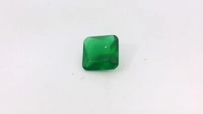 Антикварный драгоценный камень изумруд огранки принцессы россыпью 1,79 карата 8 x 8 мм - Изображение 1 из 4