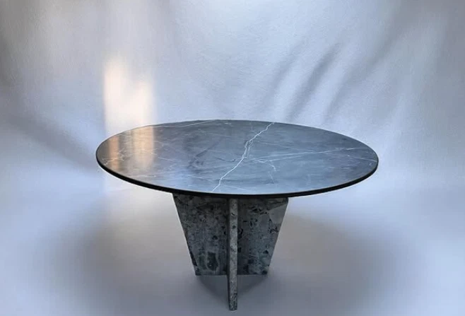 green marble side table - Image 1 of 1