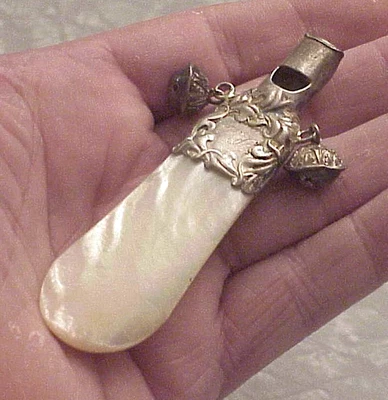 Антикварная детская погремушка в стиле модерн, свисток из стерлингового серебра, ручка для прорезывания зубов ШВАБРА - Изображение 1 из 4