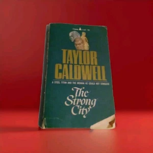 The Strong City Taylor Caldwell 1967 5th Print Pyramid Paperback - Picture 1 of 6