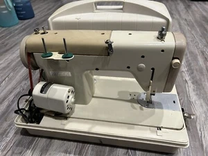 Brother Charger 661 Heavy Duty Sewing Machine With Hard Carry - Picture 1 of 2