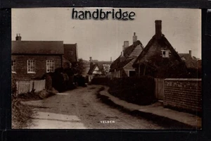Yelden, Village View - 10 miles north of Bedford - real photographic postcard - Foto 1 di 1