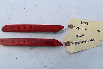 2009-2013 TOYOTA MATRIX REAR BUMPER MOUNTED REFLECTORS LR PAIR K808 & K809  - Image 1 of 4