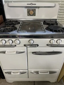 Antique Okeefe and Merritt Stove - Picture 1 of 6