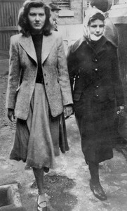 Juliet Marion Hulme left and her friend Pauline Yvonne Parker 1950s Old Photo