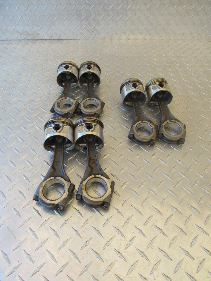 1984 84 KAWASAKI ZN1300 ZN 1300 VOYAGER CONNECTING RODS & PISTONS - Image 1 of 4