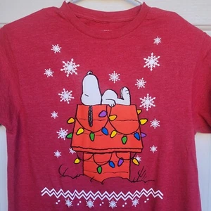 Snoopy Hundehütte Weihnachtsbeleuchtung Tshirt Medium rot - Bild 1 von 6