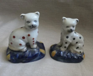 Staffordshire Reproduction Porcelain Ceramic Spotted Pair of Cats on Blue Cobalt - Picture 1 of 9