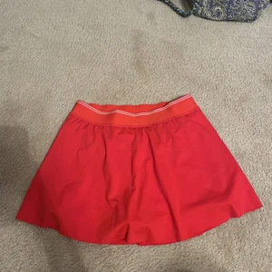 Athleta Skort Skirt Size Med Red Athletic Golf Tennis Active - Picture 1 of 3