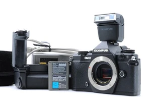 N Mint Olympus OM-D E-M5 Mark II 16.1MP Digital Camera Body Black w/ Flash Grip - Picture 1 of 24