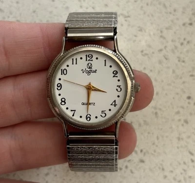 Vintage Vogue 90s Quartz Ladies Watch Japan Movement 18KT Gold Electro-Plated — 第 1/4 张图片