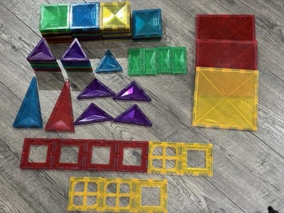 Juego de azulejos magnéticos de construcción Desire Deluxe 60+ piezas Foto 1 de 3