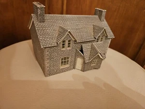 N Gauge Metcalfe Train Set PN137 Cottage House building card built - Picture 1 of 5
