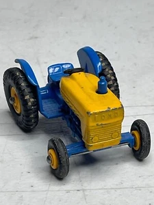 Matchbox Lesney No. 39 Ford Tractor - Vintage 1967 Diecast Toy - Collectible - Picture 1 of 8