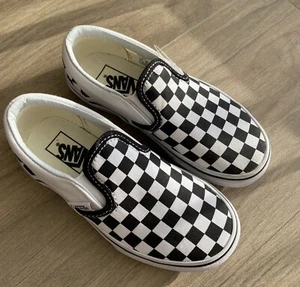 New VANS slip on classic shoes for boy, size EU 29 - Picture 1 of 4