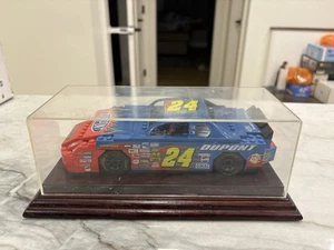 Jeff Gordon Lego Dupont Flames Auto mit Vitrine Maßstab 1:24 Diecast #24 - Bild 1 von 4