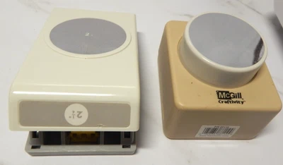 Круглые перфораторы для бумаги EK Tools 2,25 дюйма и McGill 2,5 дюйма для скарпбукинга/рукоделия - Изображение 1 из 2