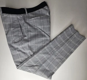 Pantalones informales de vestir elásticos a cuadros recortados ajustados talla grande de Zara para mujer - Imagen 1 de 8